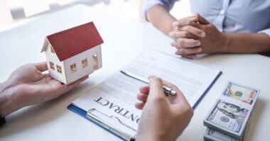 קונים דירה? הנה כל מה שחשוב לדעת לפני שחותמים על החוזה